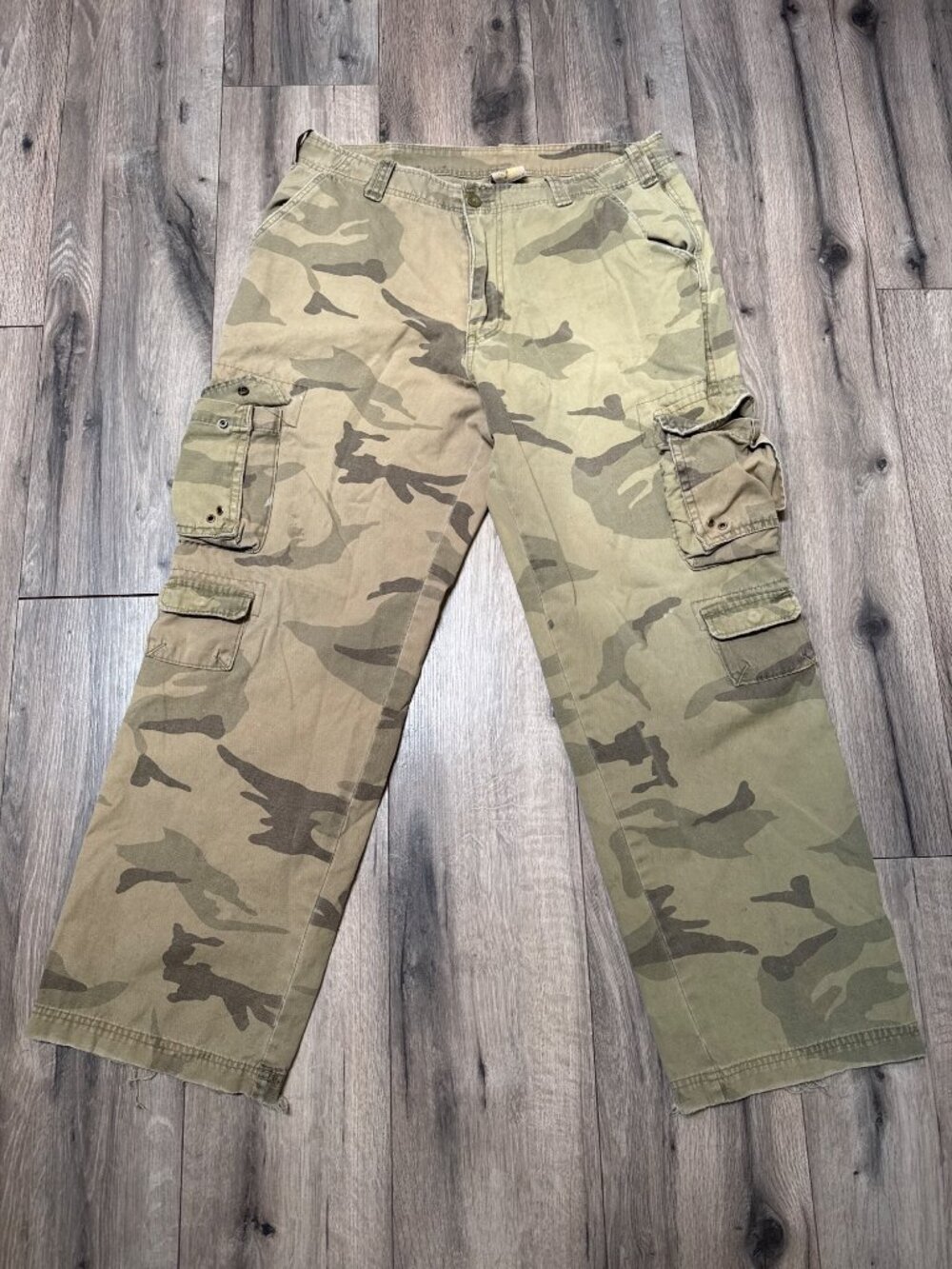 Machine Camo Distressed Cargo Pants Size 36 Length 32 Wide Leg VTG Skater Style